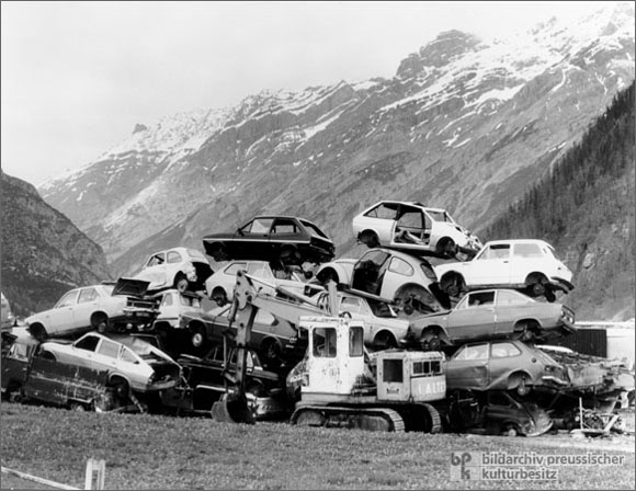 Landschaftszerstörung in den Alpen (1988)